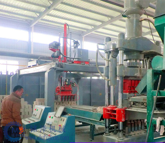 河南小型全自動液壓磚機（300噸）使用視頻